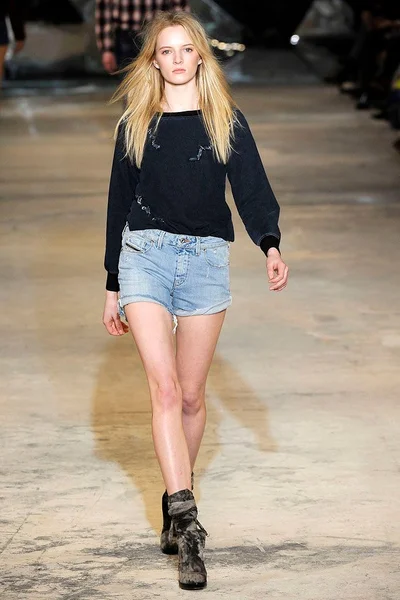 Look 14